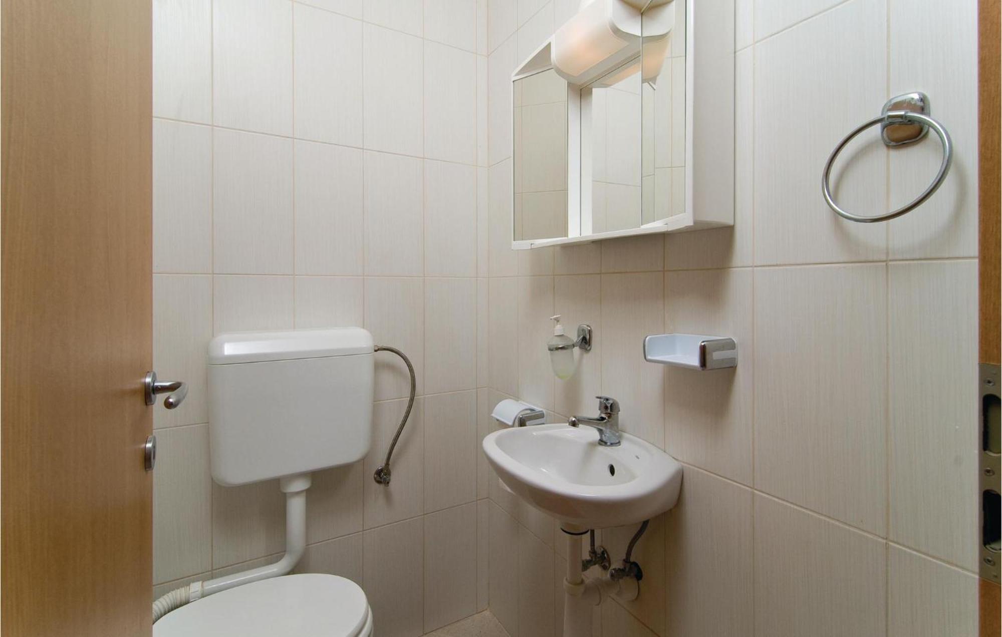 Stunning Apartment In Sevid With Kitchen ภายนอก รูปภาพ