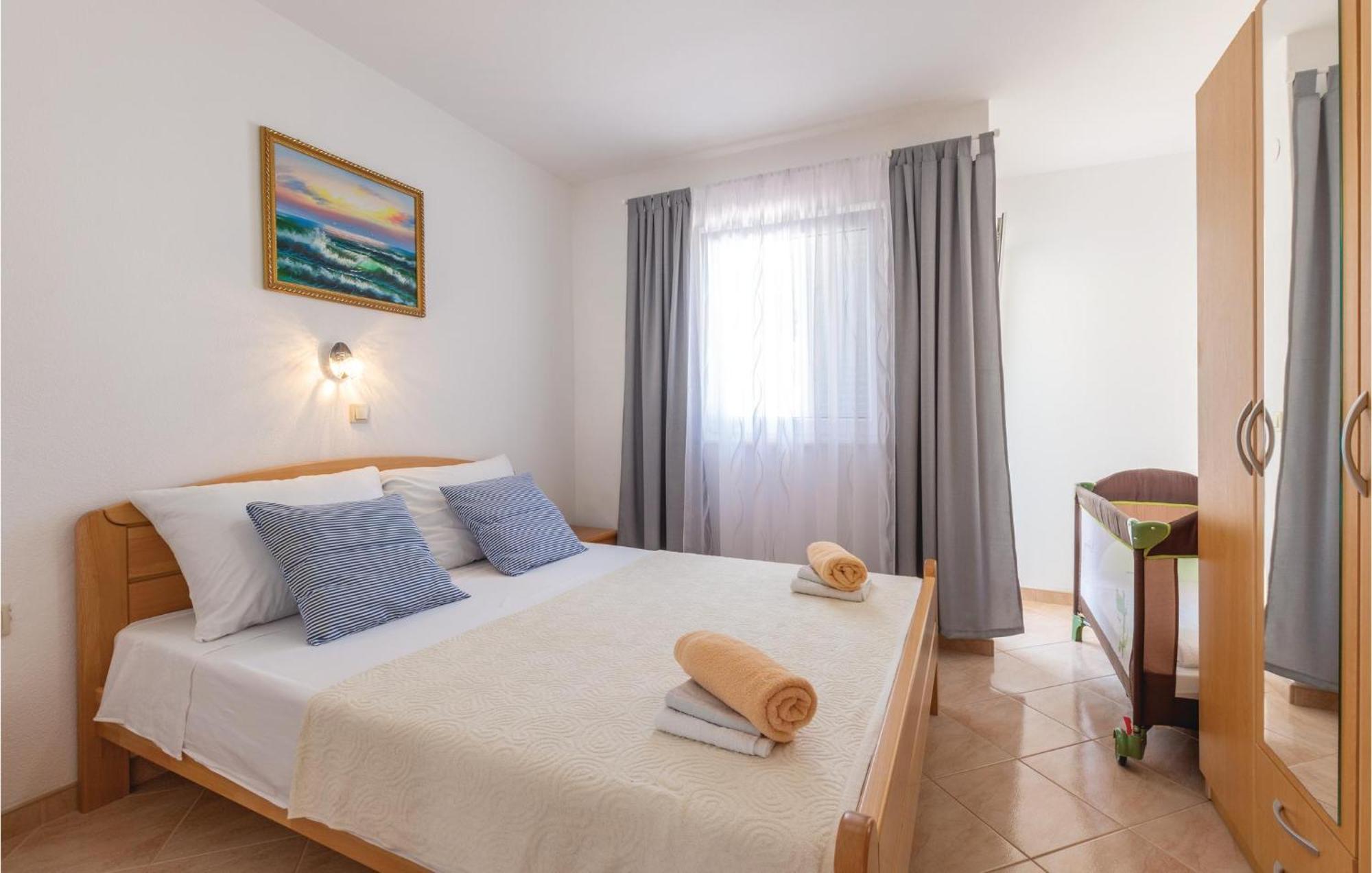 Stunning Apartment In Sevid With Kitchen ภายนอก รูปภาพ