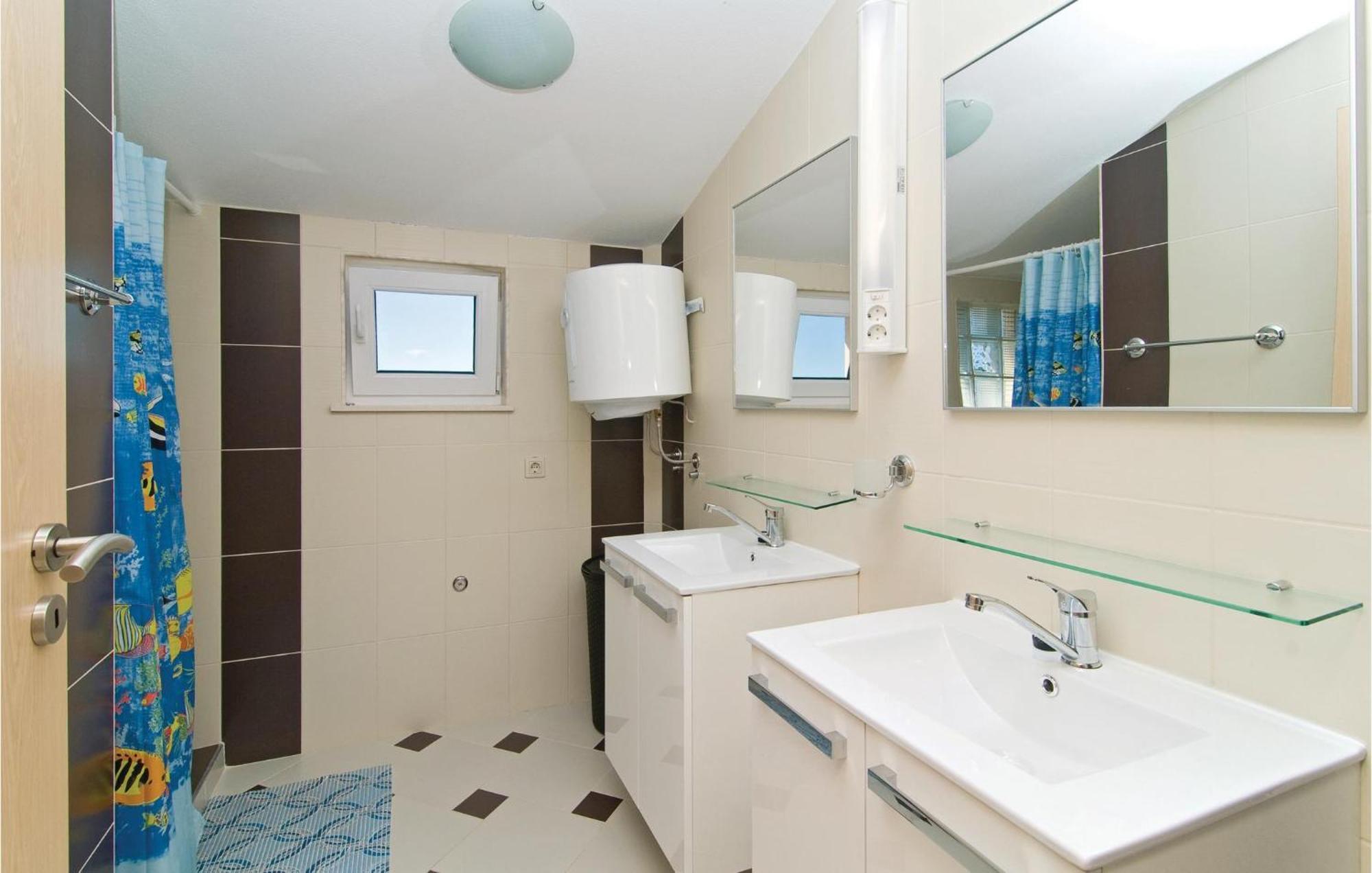 Stunning Apartment In Sevid With Kitchen ภายนอก รูปภาพ