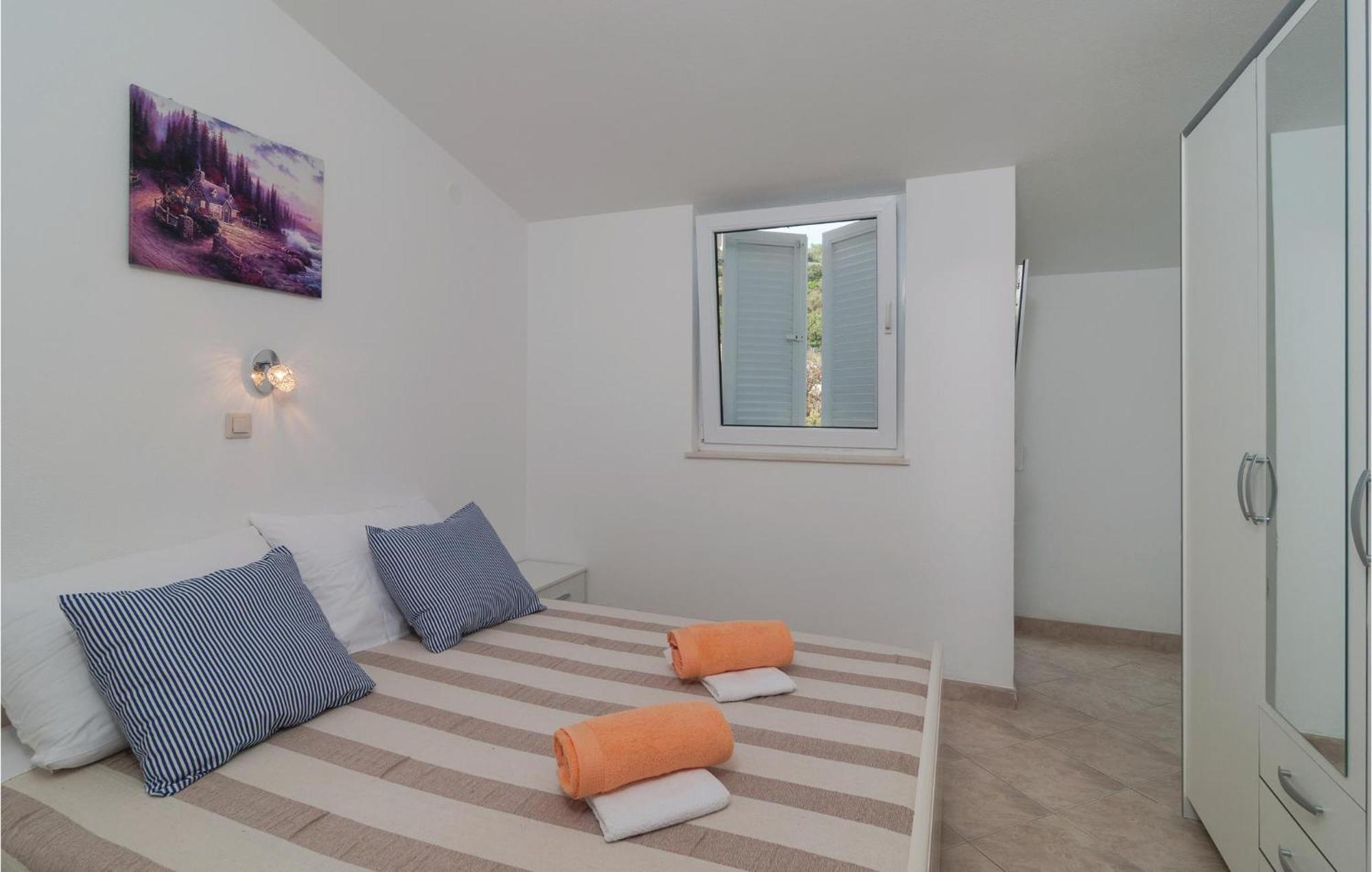Stunning Apartment In Sevid With Kitchen ภายนอก รูปภาพ