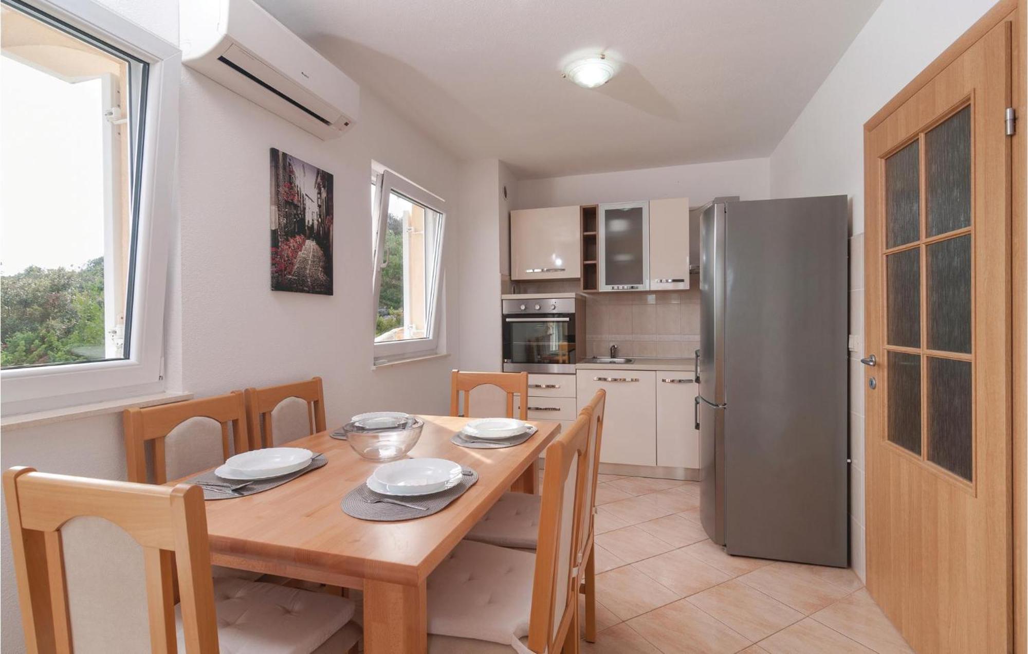 Stunning Apartment In Sevid With Kitchen ภายนอก รูปภาพ