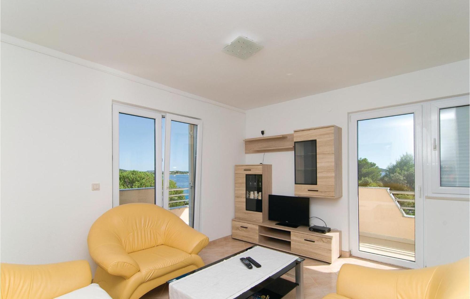Stunning Apartment In Sevid With Kitchen ภายนอก รูปภาพ