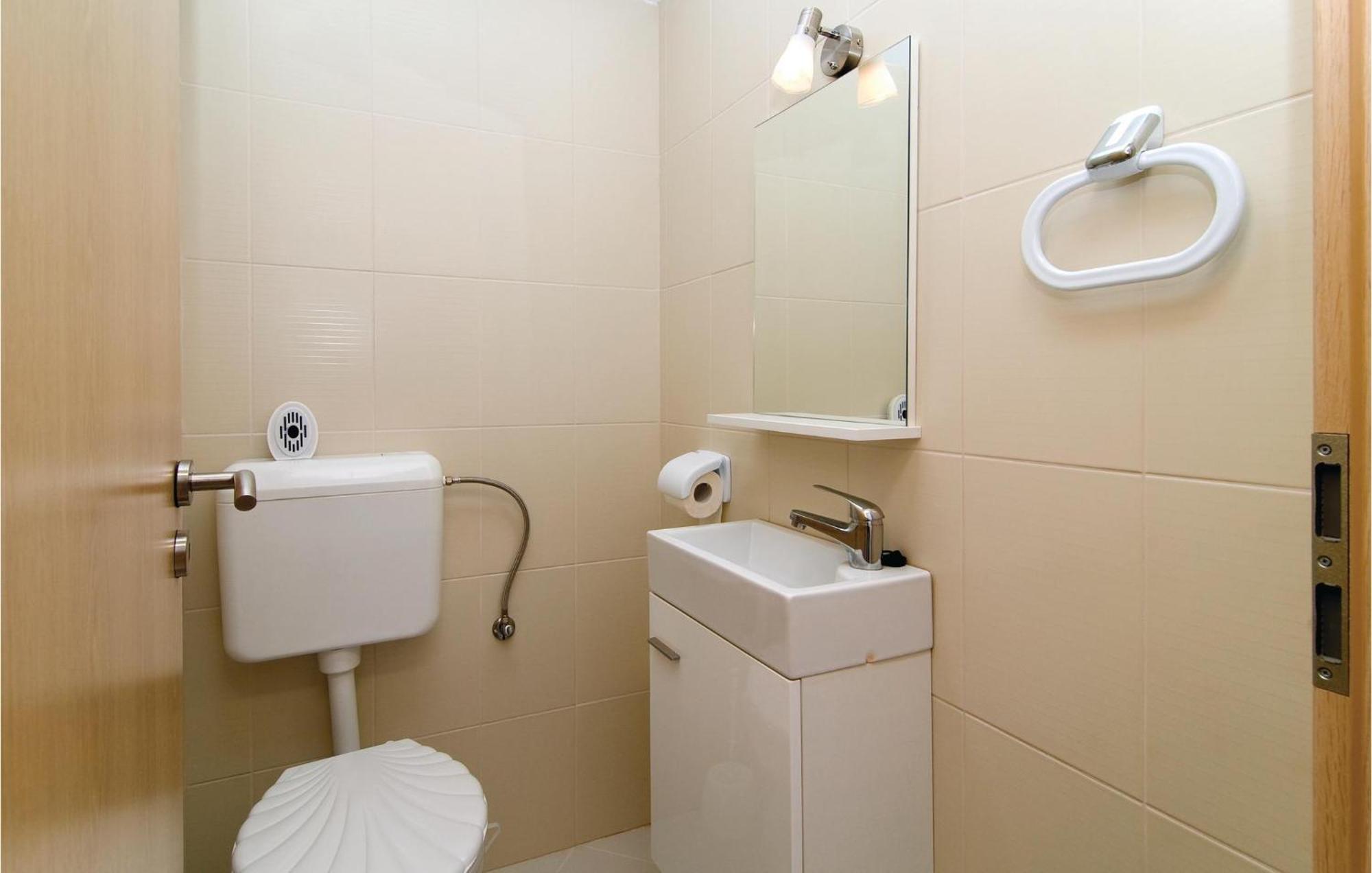 Stunning Apartment In Sevid With Kitchen ภายนอก รูปภาพ